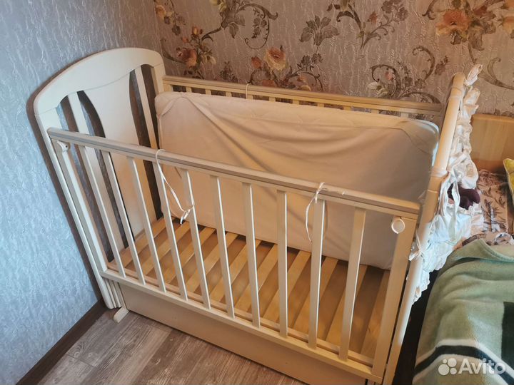 Комод+кроватка+матрас+борта+одеяло+подушка
