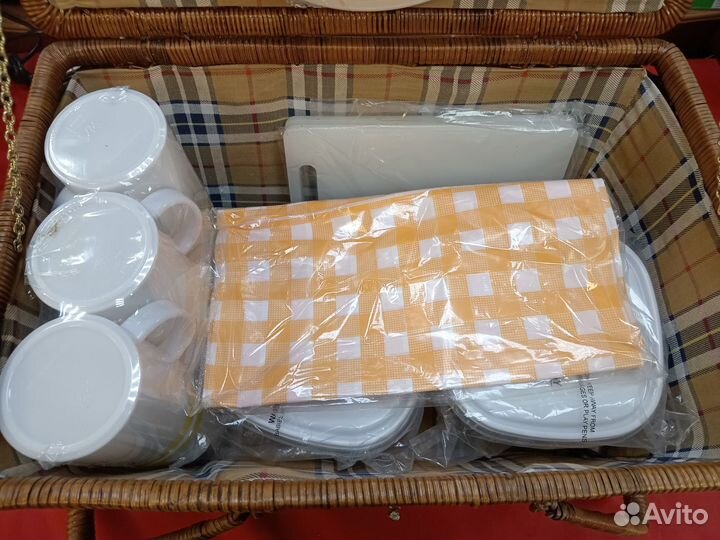 Набор для пикника на 6 персон в корзине