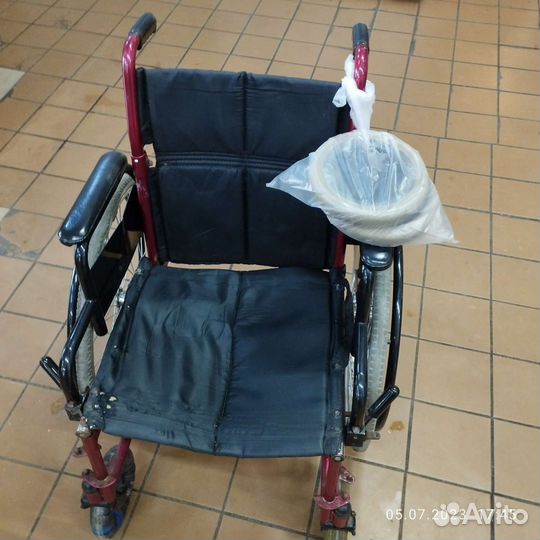 Инвалидная коляска складная бу