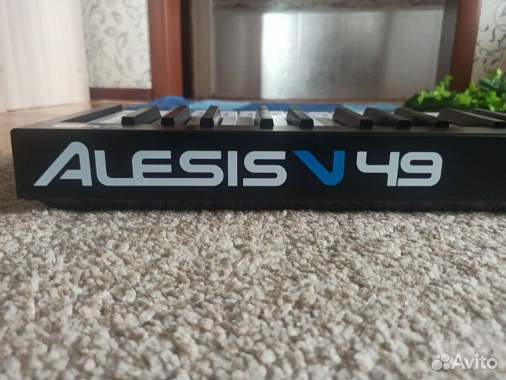 Midi клавиатура Alesis V49