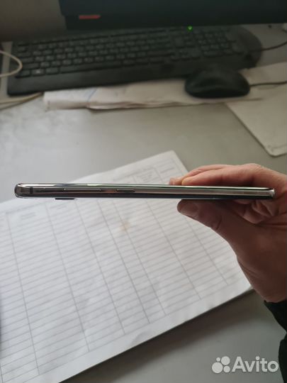 Samsung Galaxy S10+, 8/128 ГБ