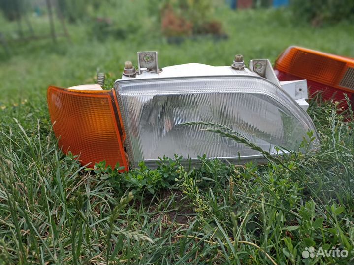 Передние фары на Ford Escort, Orion