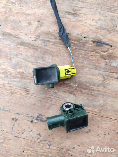 Датчик удара mercedes 212