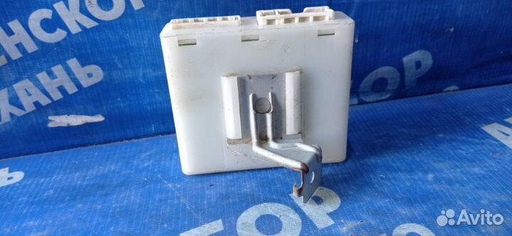 Блок управления сиденьем Nissan Murano Z50