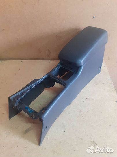 Подлокотник Mitsubishi Galant 7