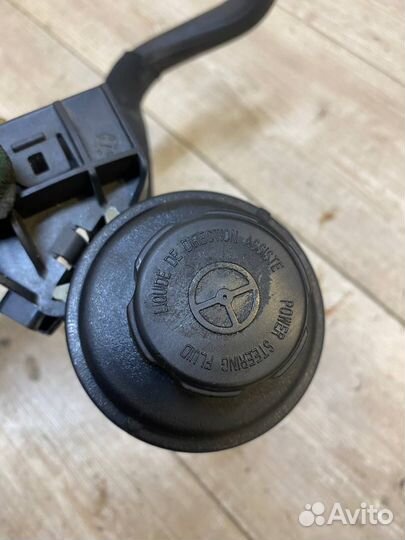 Бачок гур ford/volvo 31302576