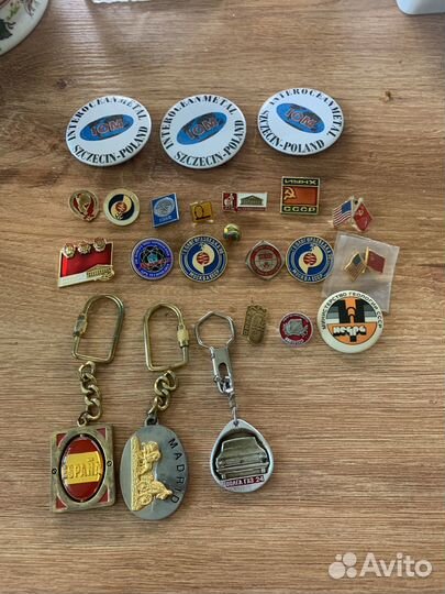 Значки, брелоки