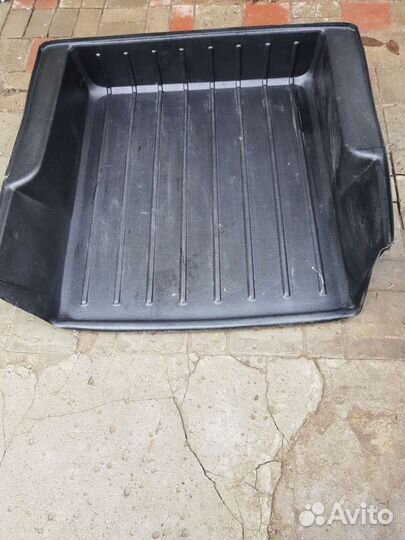 Поддон в багажник
