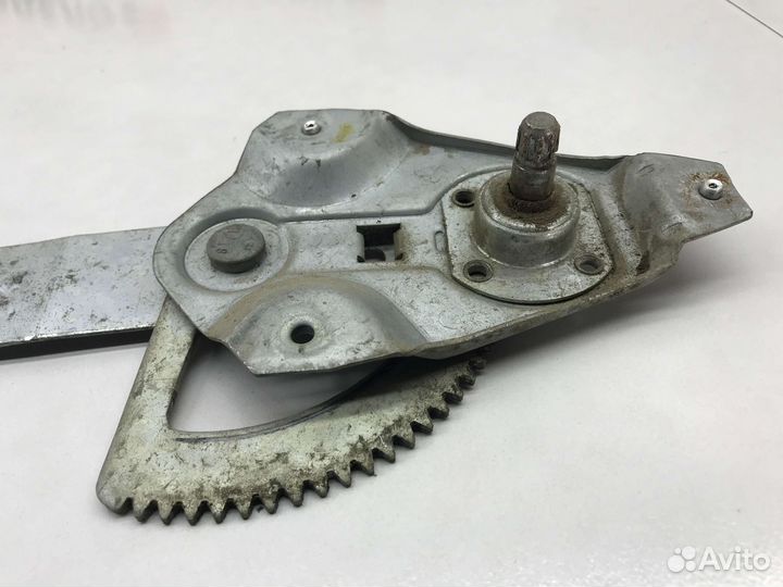 Стеклоподъемник зад лев Daewoo Nexia N100 2007 г.в