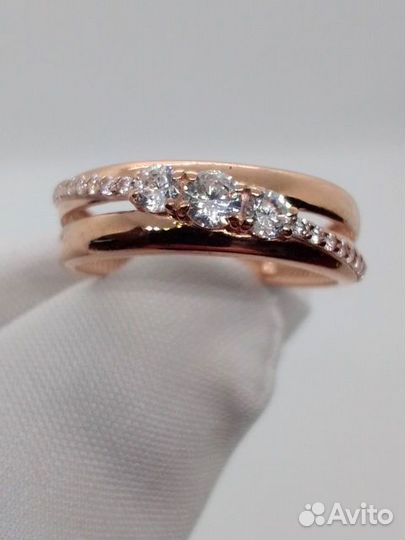 Золотое кольцо с камнем 16р