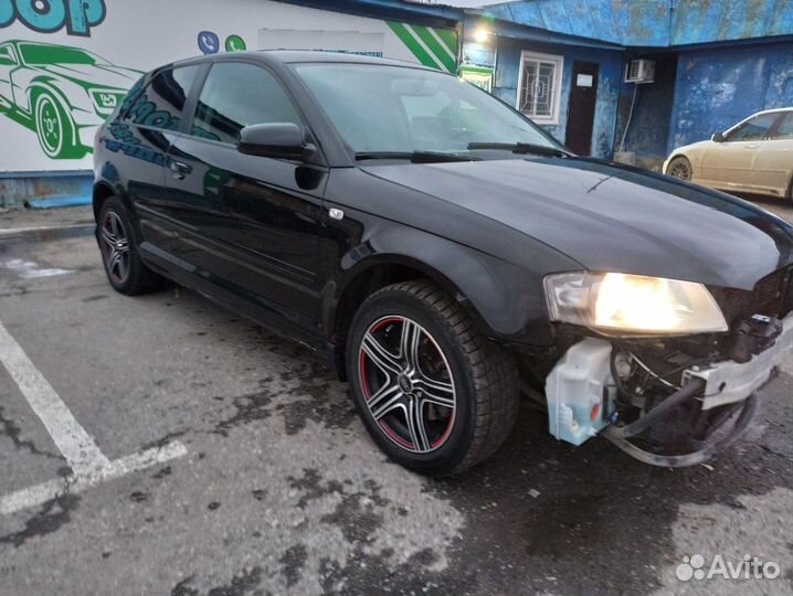 Механизм регулировки ремня безопасности Audi A3 8E