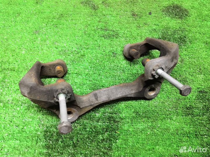 Скоба суппорта переднего Audi A5 /S5 Coupe/Sportb