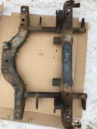 Подрамник задний на Mercedes w163