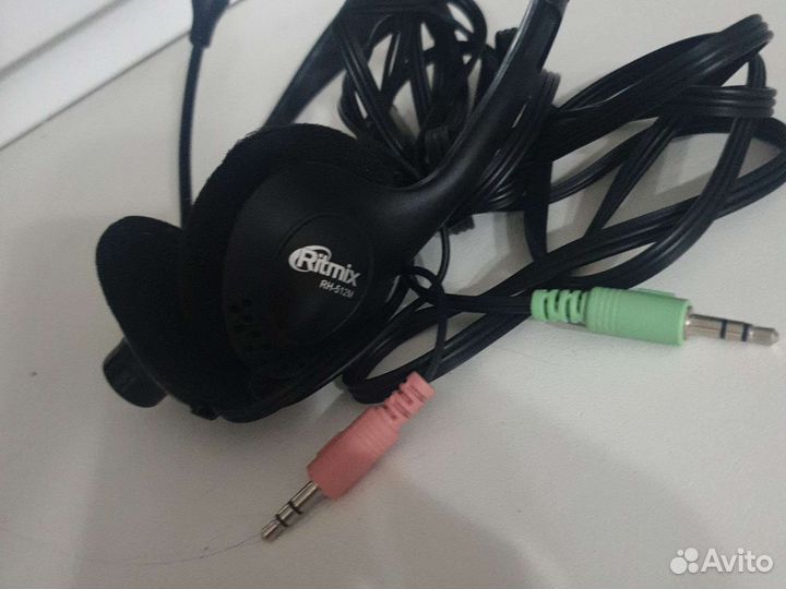 Наушники с микрофоном