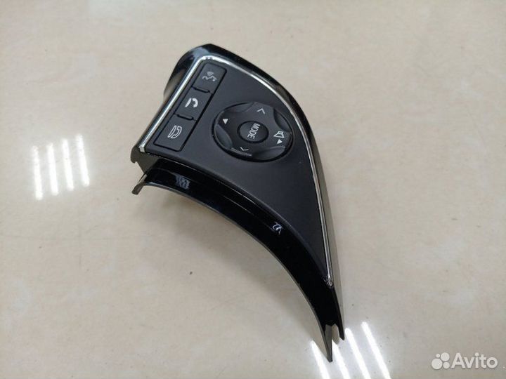 Кнопки мультимедиа на руль Mitsubishi Outlander