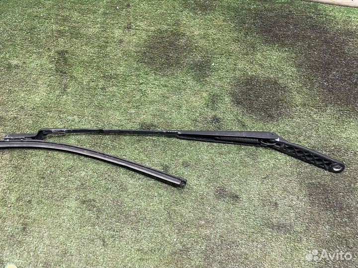 Поводок дворника левый peugeot 308 ep6