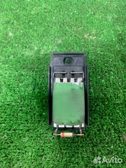 Резистор печки Ford Focus хэтчбек 1.6L zetec rocam