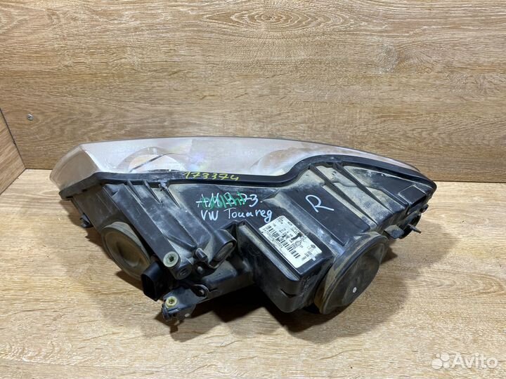 Фара передняя правая Volkswagen Touareg рестайлинг