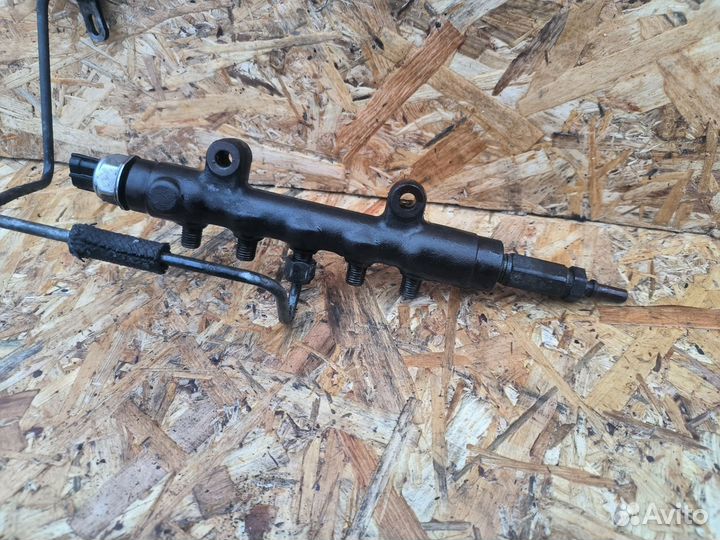 Топливная рампа Ford Transit 2006-2013