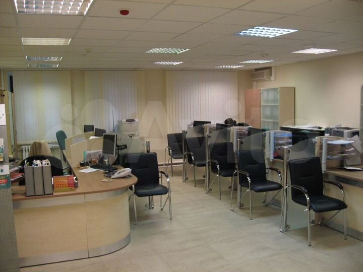 Здание, 1074 м² м. Полянка 1-я линия домов