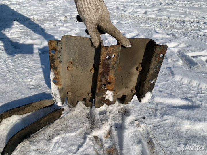 Кронштейн топливного бака Hyundai County АВТОБУС