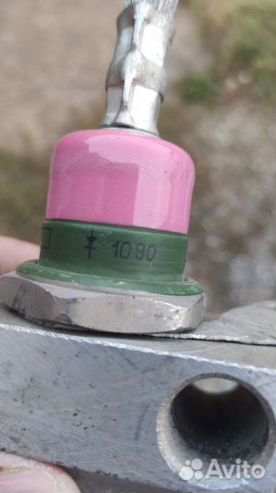 Диод В200