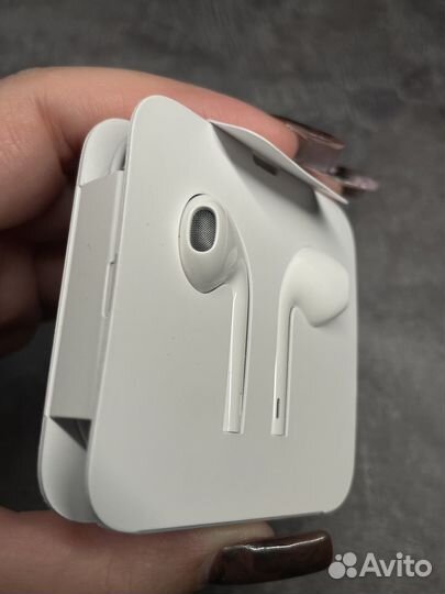 Наушники Apple EarPods Lightning из комплекта iPho