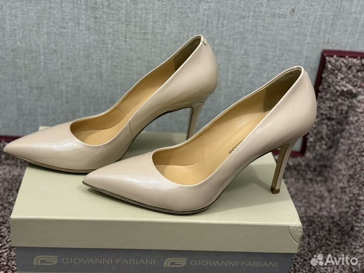 Туфли женские 37 размер бежевые