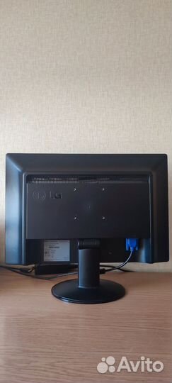 Монитор LG flatron W1934S