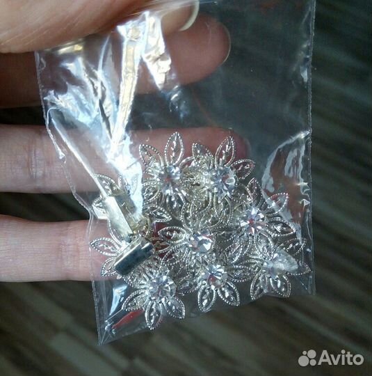 Заколки для волос