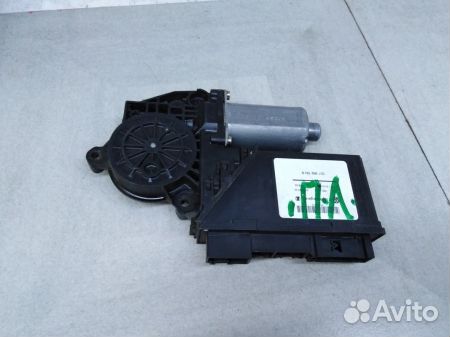 Моторчик переднего левого стеклоподъемника