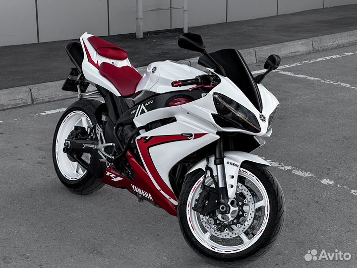 Yamaha YZF-R1