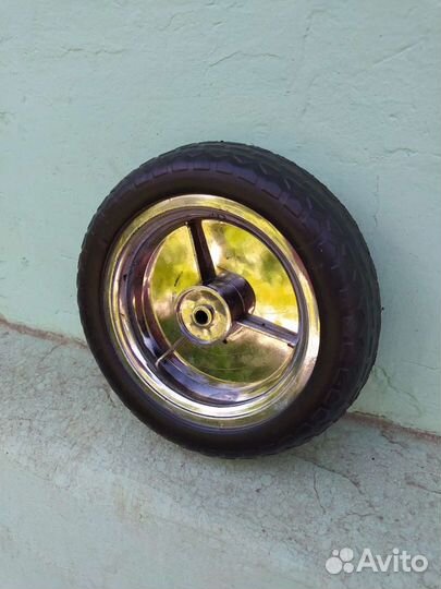 Детский велосипед с ручкой