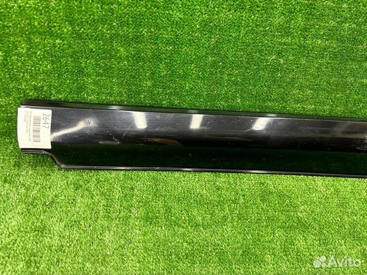 Накладка на порог наружная правая Hyundai Staria