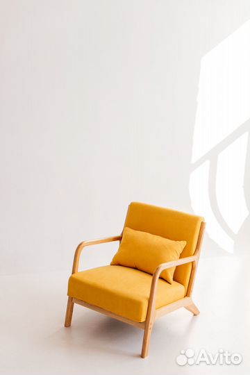 Кресло из массива