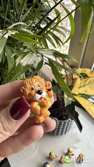 Игрушки из киндер сюрприза - Львы путешественники