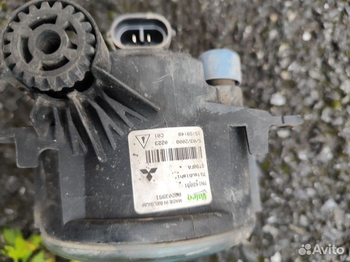 Фара противотуманная mitsubishi outlander xl