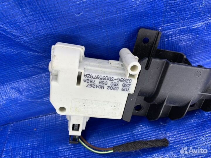 Замок бардачка активатор моторчик Audi Q7