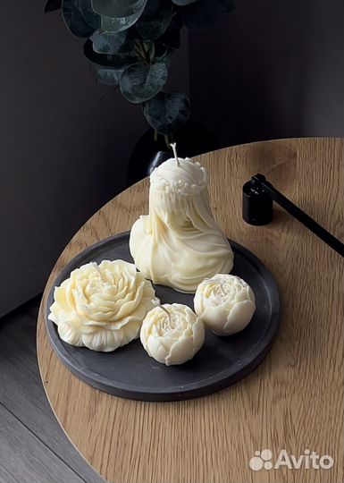 Подарочные наборы свечей «Пионы» и «Дева Мария»