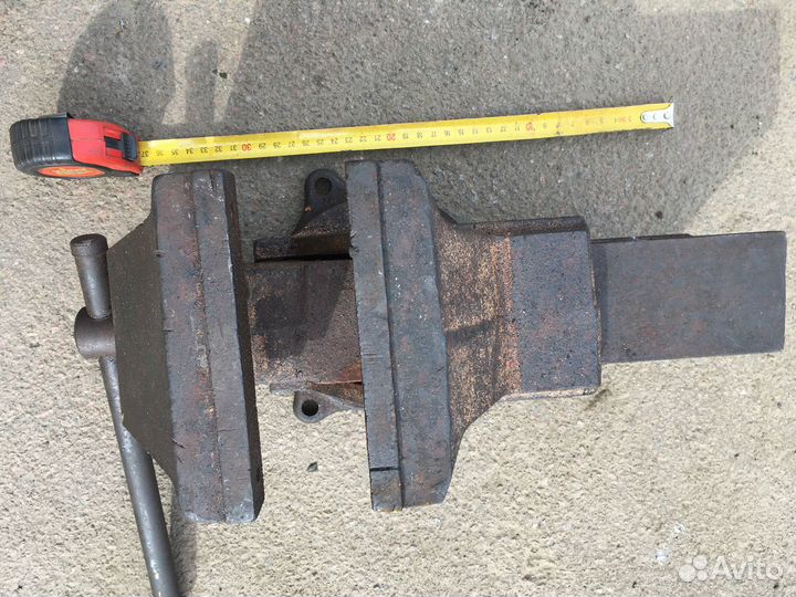 Тиски слесарные