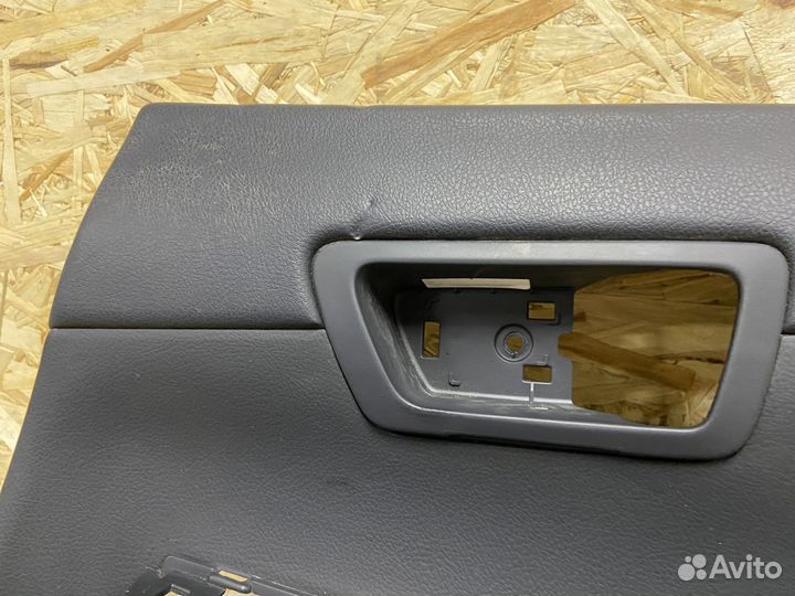 Обшивка двери задняя правая (кожа) Toyota Camry 55