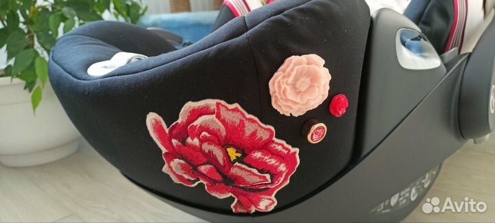 Автокресло Cybex Cloud T i-Size Spring Blossom Lig