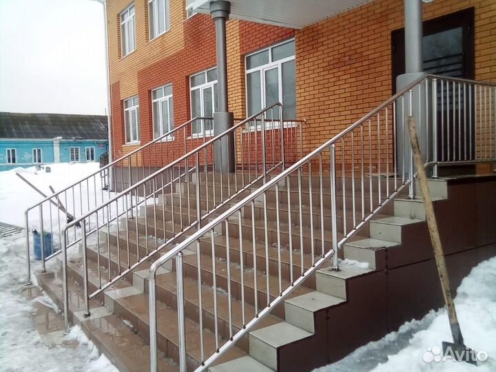 Перила из нержавейки для лестниц