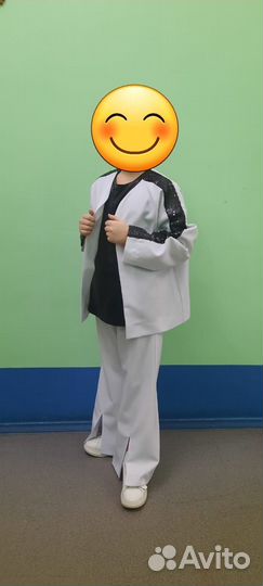 Эстрадный сценический нарядный костюм