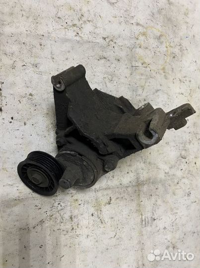 Кронштейн генератора Ford Focus 1 (Zetec 2.0 )