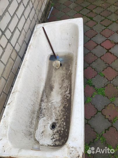 Ванна чугунная