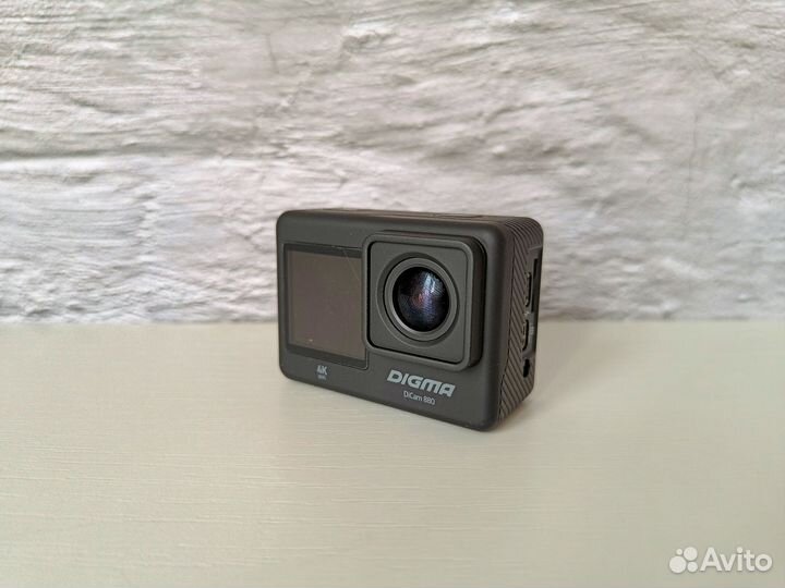 Экшн камера Digma dicam 880