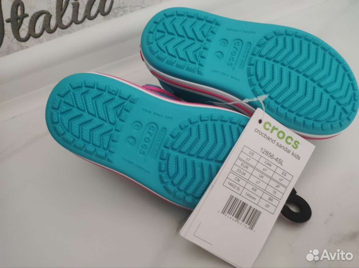 Сандали crocs