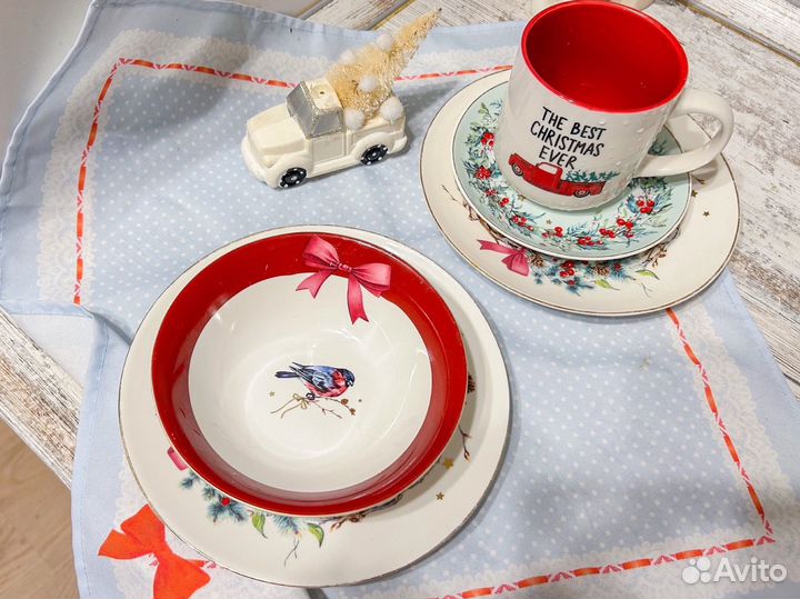 Набор посуды для сервировки стола новогодний