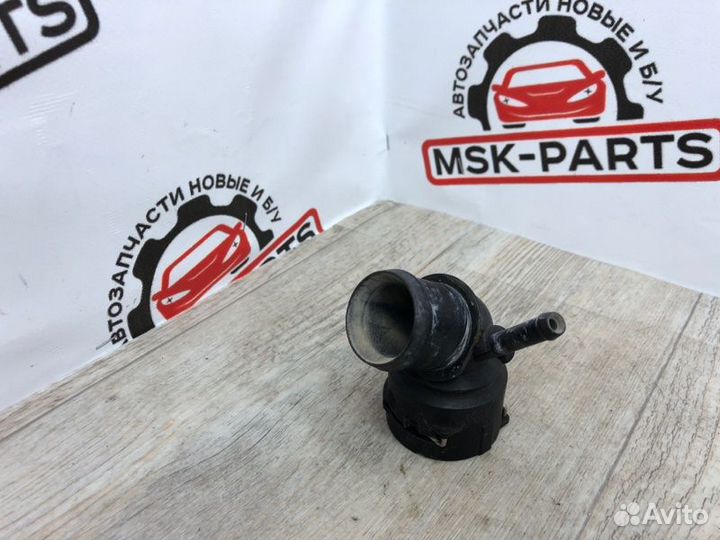 Патрубок системы охлаждения Volkswagen Golf 5 1.6